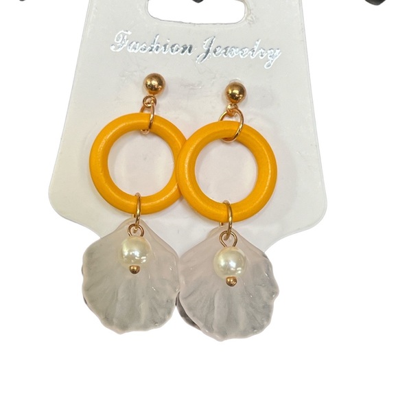 Jewelry - Bohemian Yellow Circle with Petals & Faux Pearl Drop Earrings NWT
